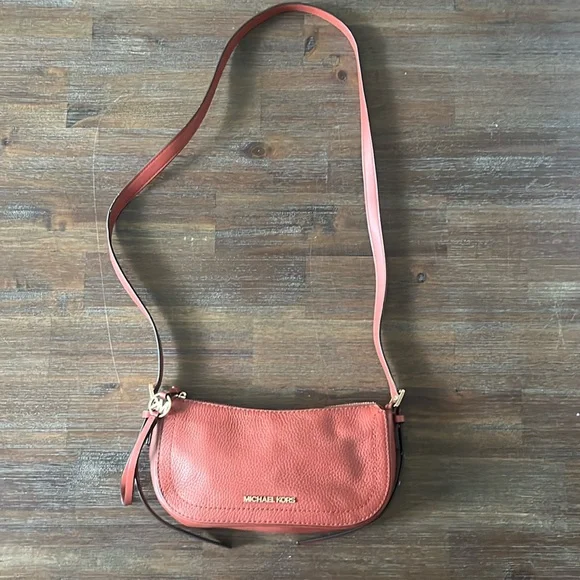 Michael Kors crossbody Purse - Picture 2 of 5